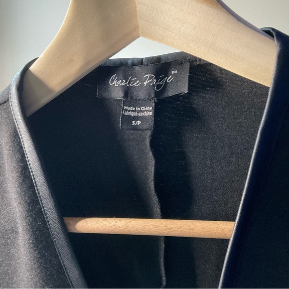 Charlie Paige Long Faux Leather Trimmed Vest Small - Picture 3 of 4